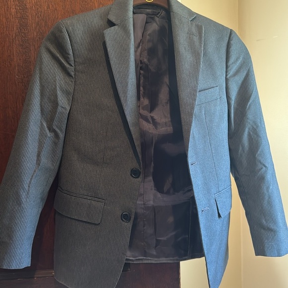 Boys Gray PinStriped Suit Jacket Size 8 Not New - Picture 16 of 16